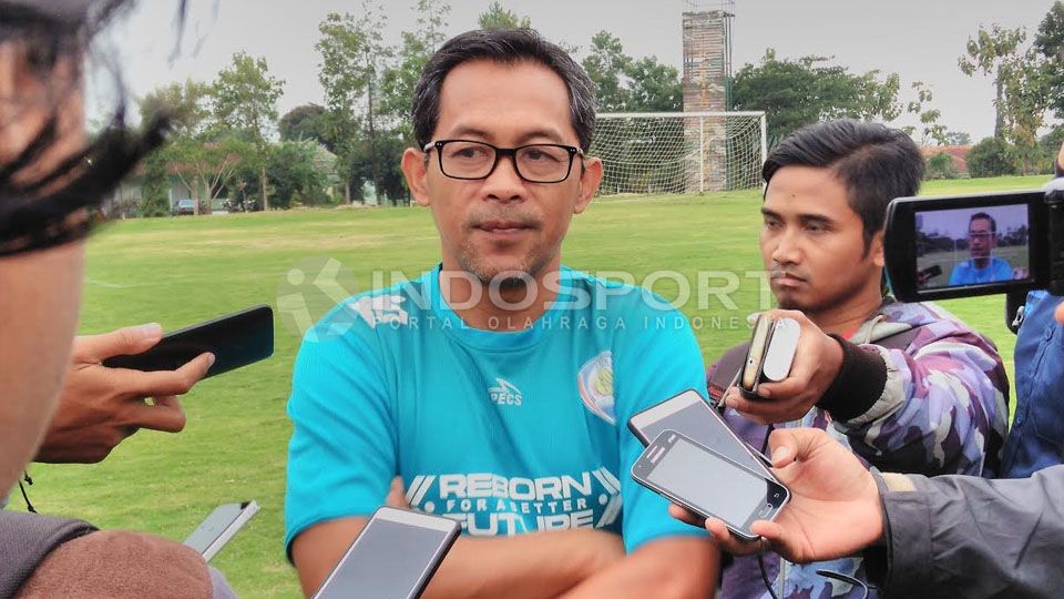 Pelatih Arema FC, Aji Santoso. Copyright: © Ian Setiawan/Indosport